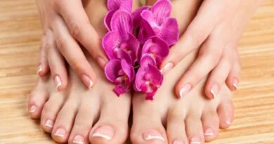 Dicas de Manicure e Pedicure para Mãos e Pés Perfeitos Dicas de Manicure e Pedicure para Mãos e Pés Perfeitos